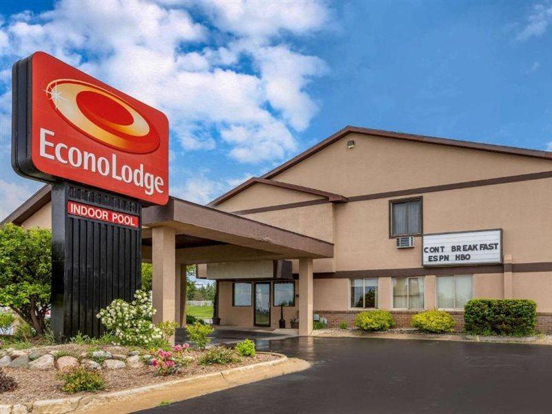 Econo Lodge Traverse City Exterior photo