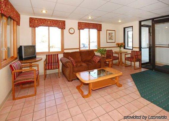 Econo Lodge Traverse City Interior photo